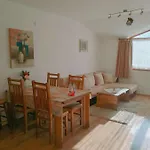 двустаен 